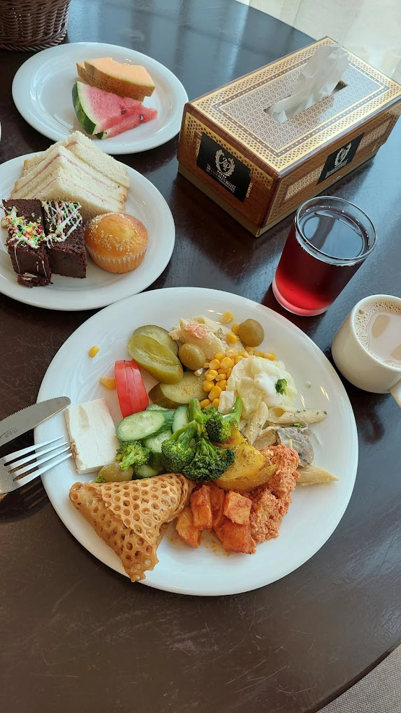 غذا هتل آرامیس پلاس کیش